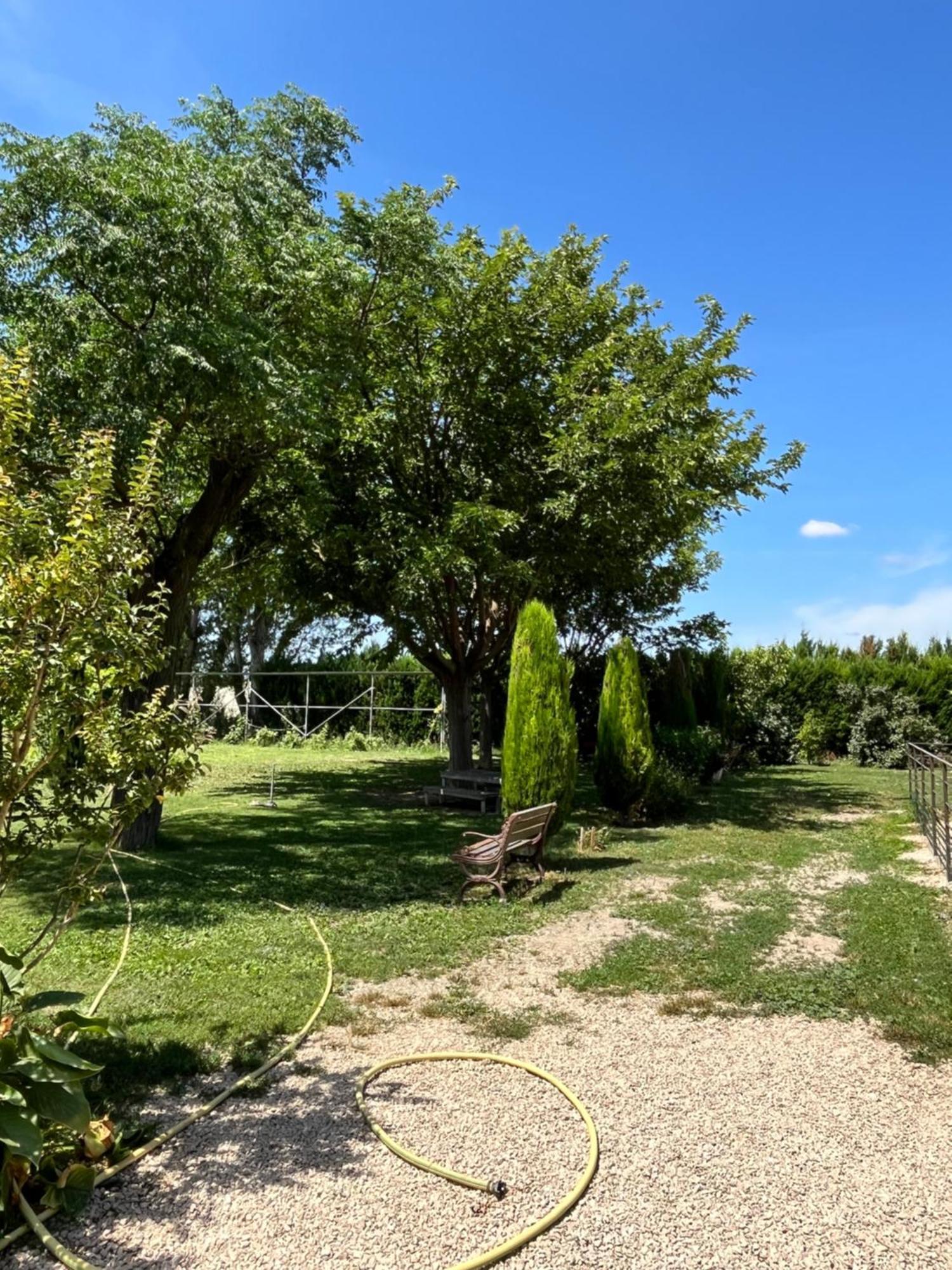 ペルヌ・レ・フォンテーヌLa Provence Avec Piscine Privative En Campagneアパートメント エクステリア 写真